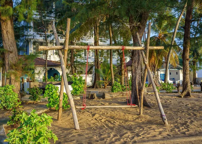 Tsunami Beach Hotel Arugambay